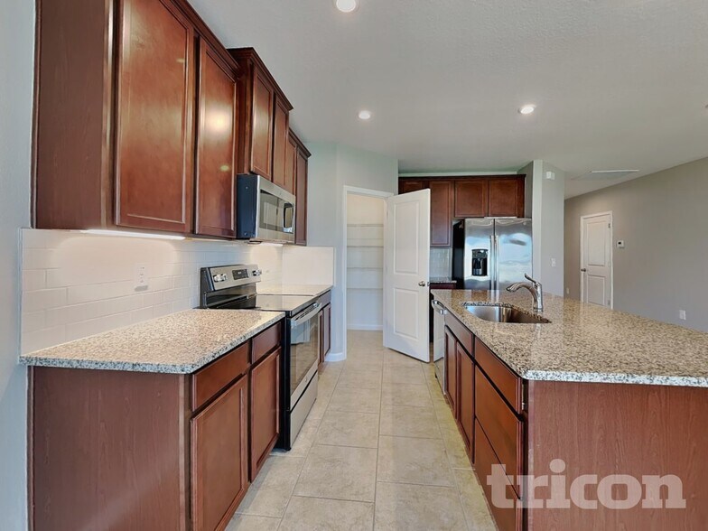 Building Photo - 11126 Daybreak Glen