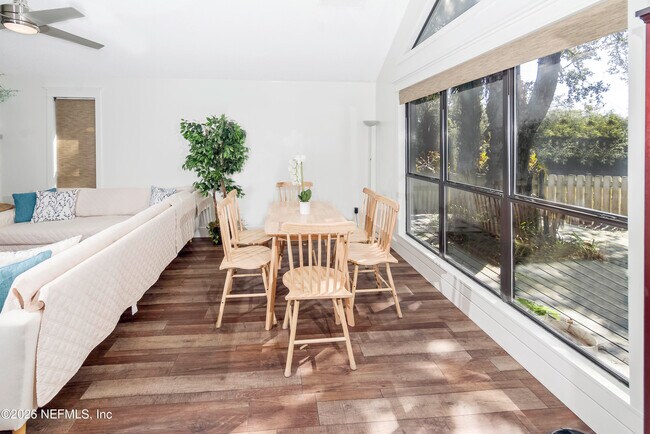 Building Photo - 506 Cali Dr