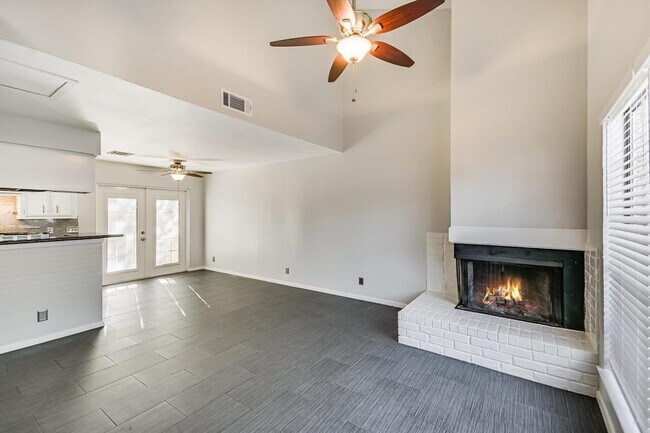 Building Photo - 5604 Woodrow Ave