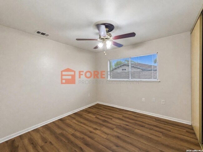 Building Photo - 7845 Village Oak Dr