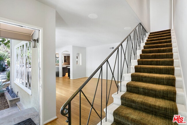 Building Photo - 2326 Canyon Dr