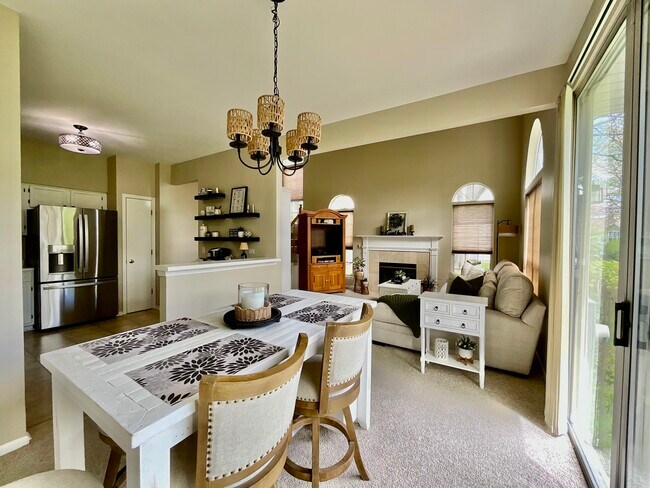 Building Photo - 547 Woodcrest Dr