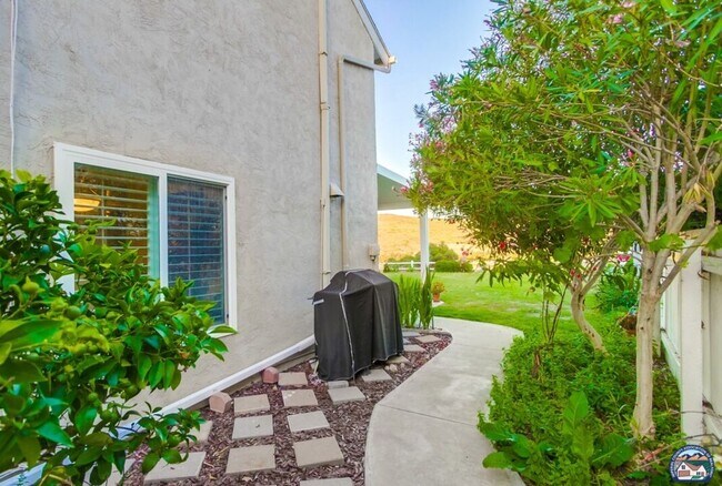 Building Photo - 9044 Capcano Rd