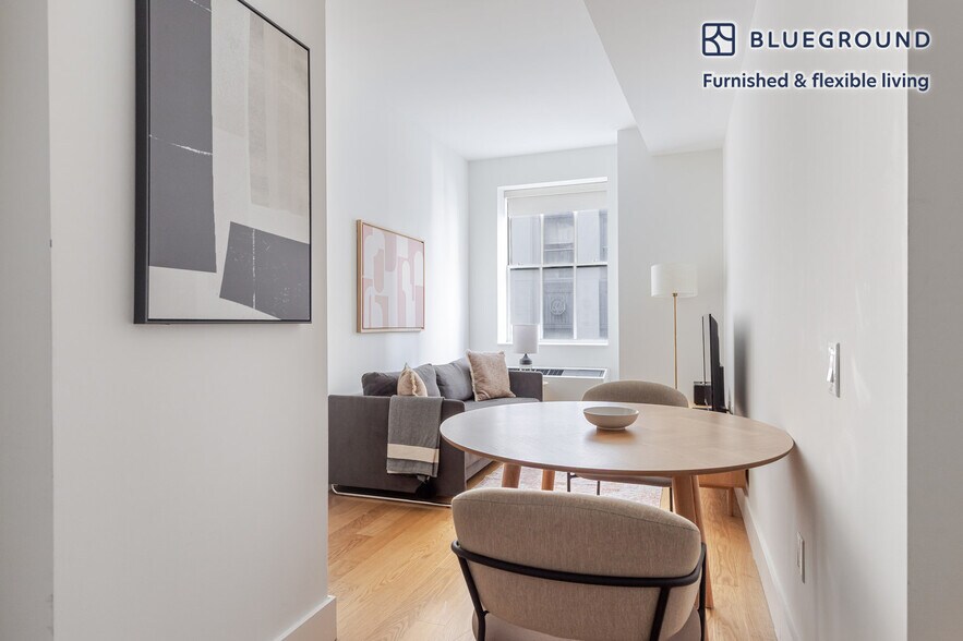 Building Photo - 63 Wall St