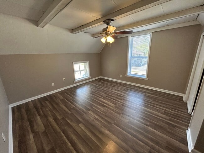 Building Photo - 1136 State St