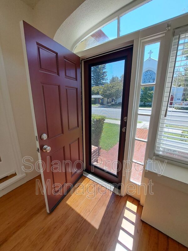 Building Photo - 1938 3rd St