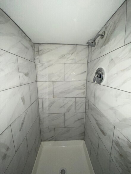 Building Photo - 41 N Kossuth St