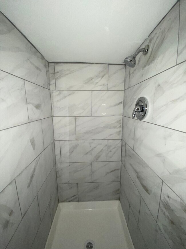 Building Photo - 41 N Kossuth St