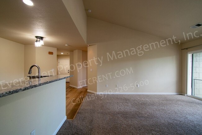 Building Photo - 5225 White Willow Dr
