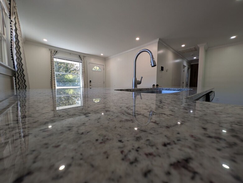 Building Photo - 1801 Kennesaw Dr