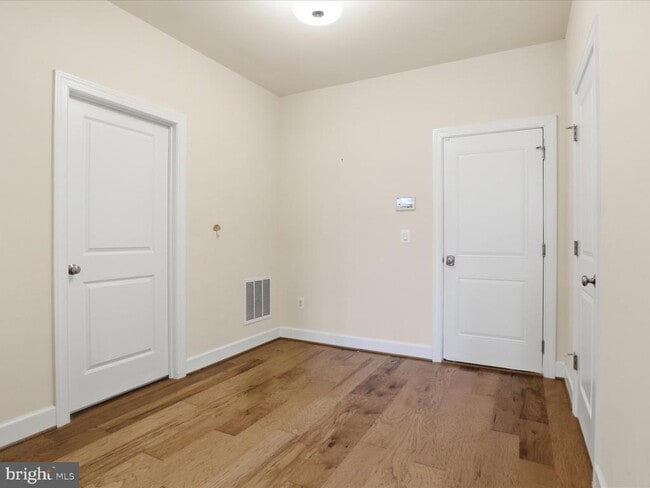 Building Photo - 20305 Savin Hill Dr