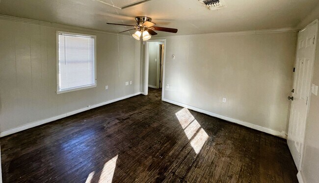 Building Photo - Spacious Home Featuring Two Living Areas I...