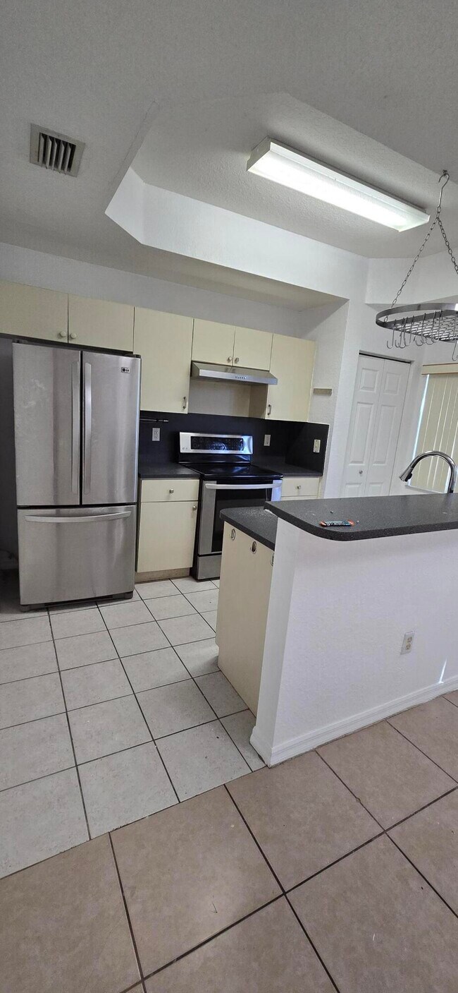 Building Photo - 4946 Leeward Ln