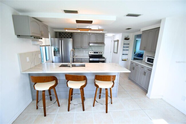 Building Photo - 3839 Star Island Dr