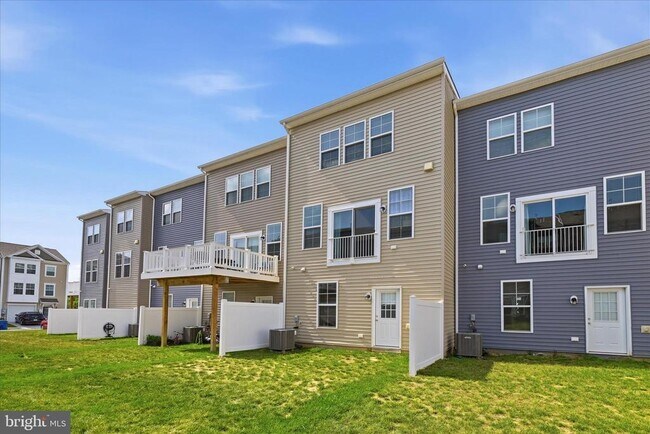 Building Photo - 117 Stribling Wy