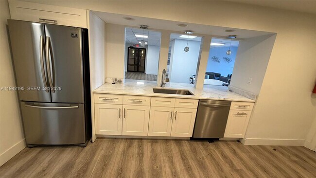 Building Photo - 3800 Galt Ocean Dr