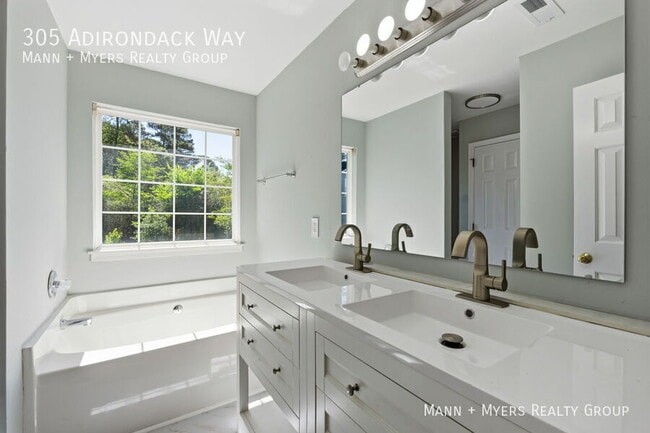Building Photo - 305 Adirondack Way