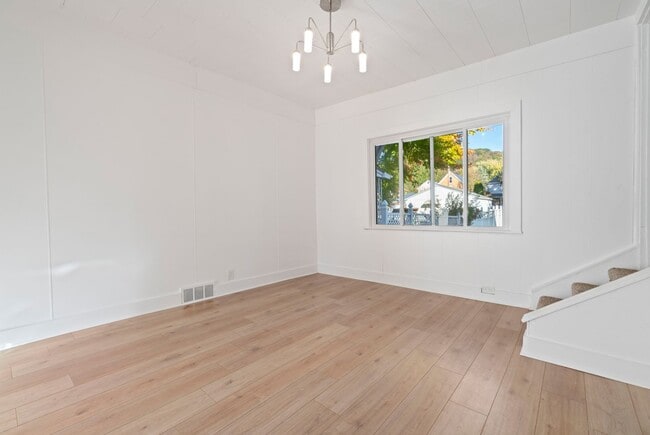 Building Photo - SCORE 1ST MONTH'S RENT FREE IF SIGNED BY DEC 12! Beautiful 3 bedroom home in Beaver Falls availab...