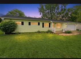 Building Photo - 2042 Byron Dr