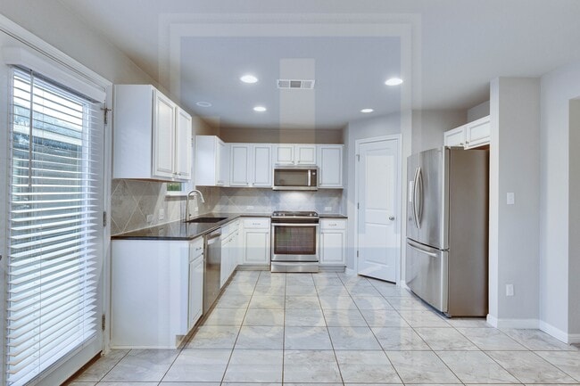 Building Photo - 17901 Malnati Dr