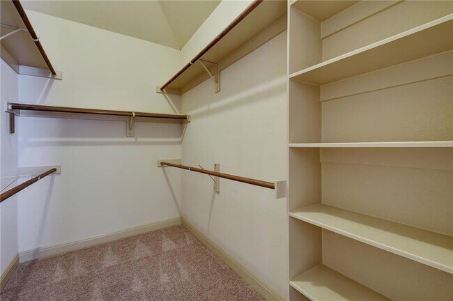 Building Photo - 645 Clear Springs Hollow