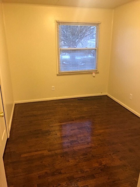 Building Photo - COMING SOON!! FOR LEASE Beautiful 3-Bedroom House in Grand Blanc