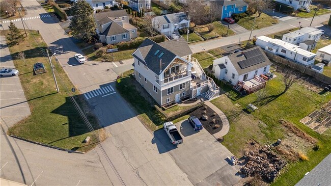 Building Photo - 174 Renfrew Ave