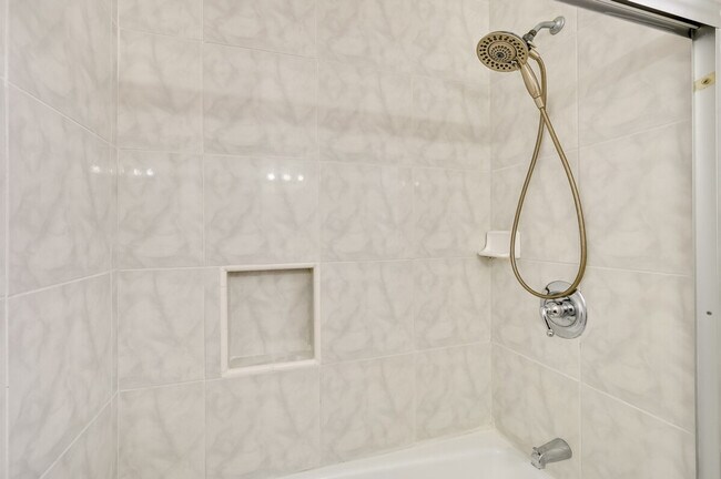 Building Photo - 719 Mahogany Dr