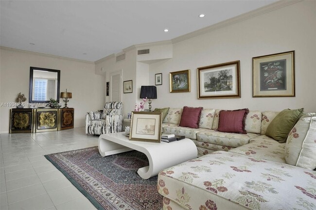 Building Photo - 4747 Collins Ave