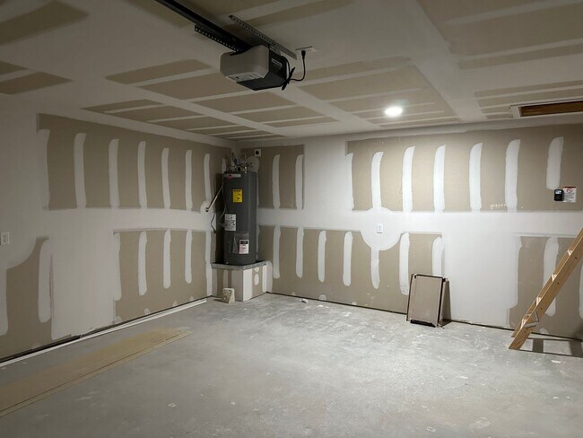 Building Photo - Bryan - 3 bedroom / 2 bath home in Bonham Trace neighborhood in North Bryan,