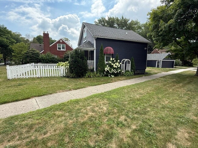 Building Photo - 381 Kerby Rd