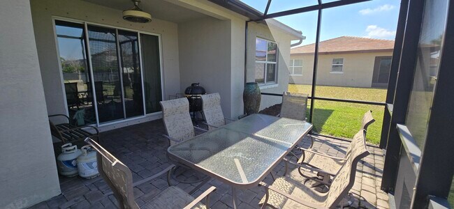 Building Photo - 12737 NW Milestone Pl