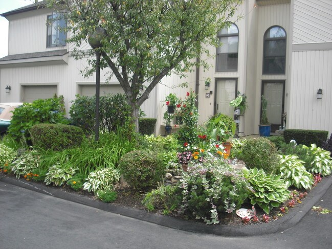 Primary Photo - 12 Spindle Hill Rd