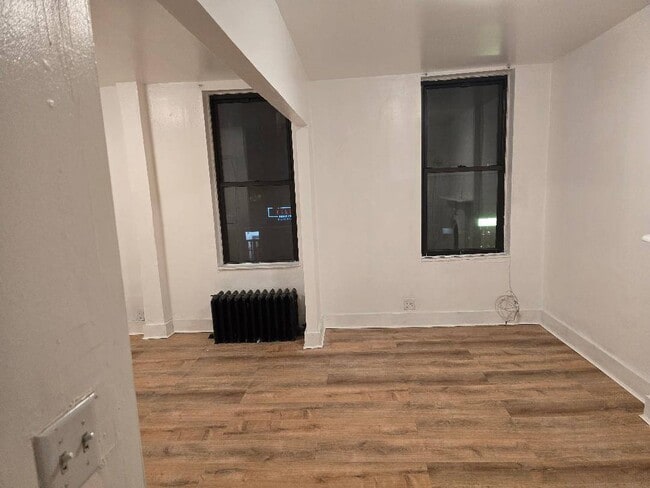 Building Photo - 393-395 5th Ave