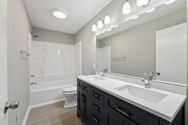 Building Photo - 505 NW Forrest Pk Ct
