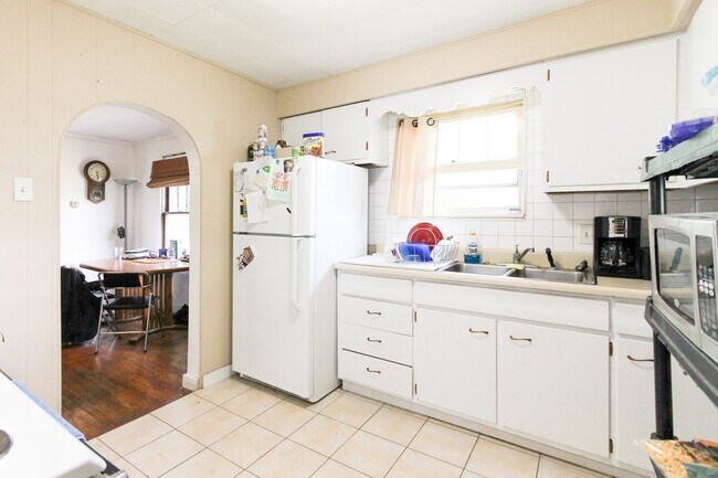 Building Photo - Wood Flooring