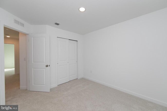 Building Photo - 65 Basswood St