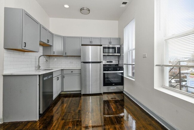 Building Photo - 2026 S Washtenaw Ave