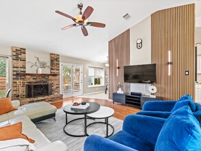 Building Photo - 1108 Collin Dr