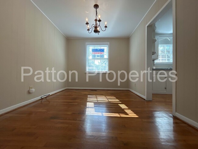 Building Photo - West Columbia Home