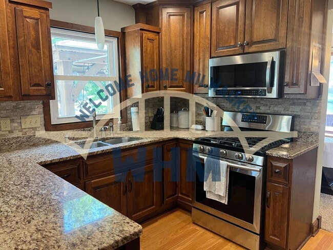 Building Photo - 6570 Radburn Ln