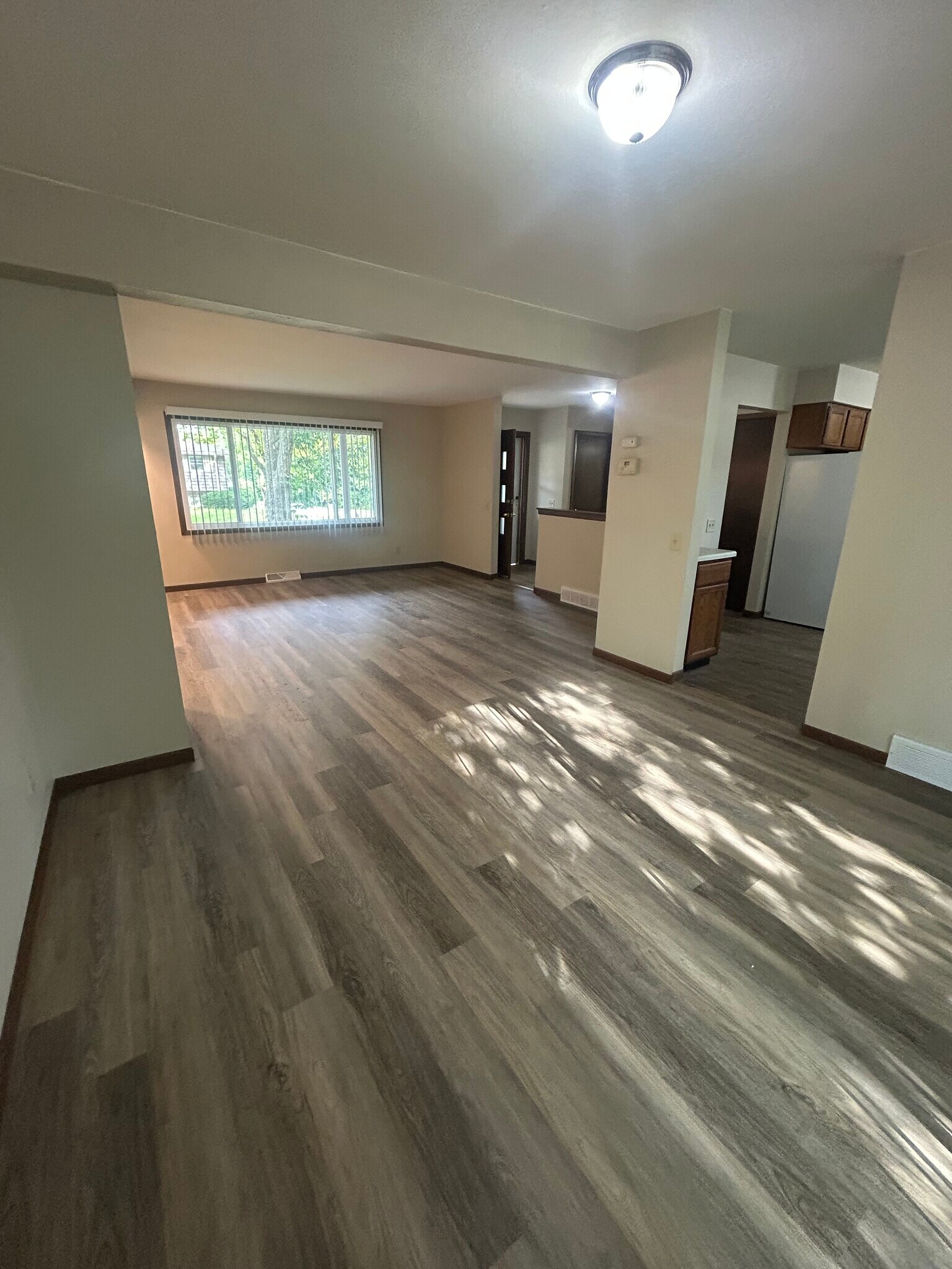Living room - 3001 Churchill Dr