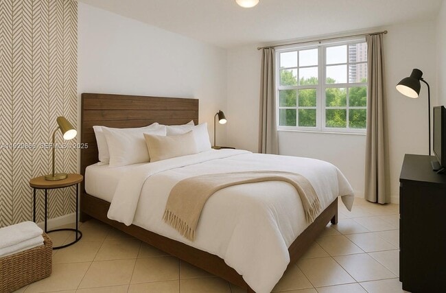 Building Photo - 19601 E Country Club Dr