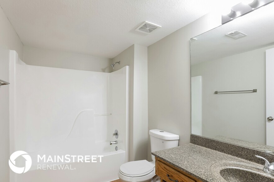 Building Photo - 410 Regency Park St