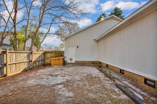 Building Photo - 3681 Highgate Dr