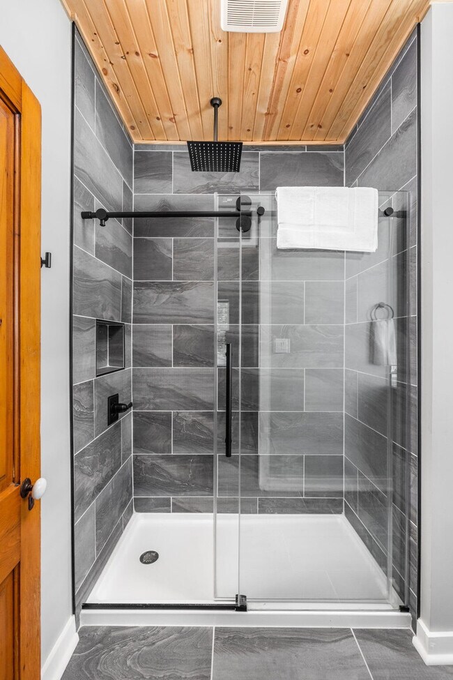 Building Photo - 848 Camp St