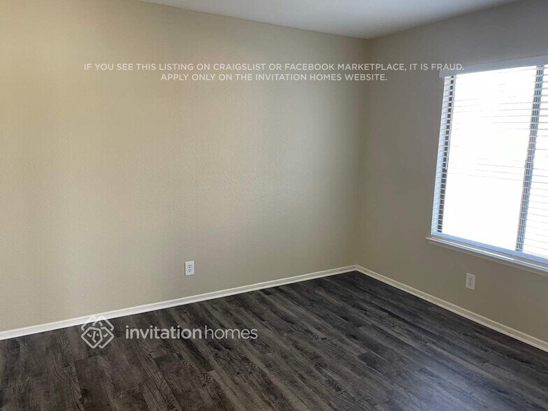 Building Photo - 962 W Mellon Ct