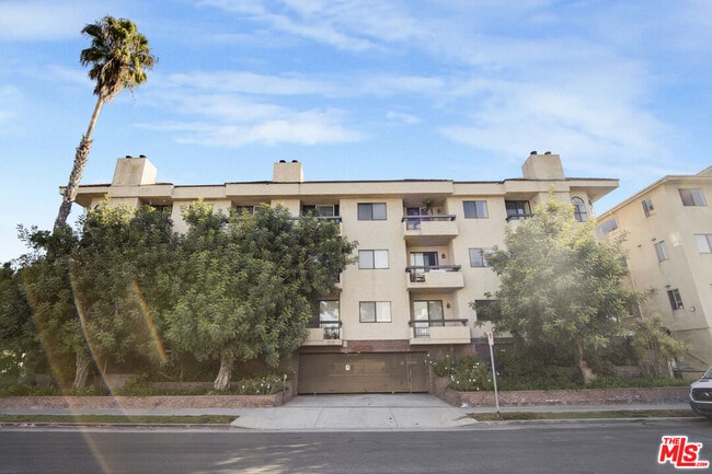 Building Photo - 8642 Gregory Wy