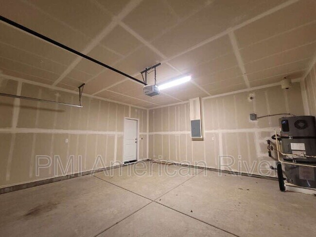 Building Photo - 5033 Rialto Dr