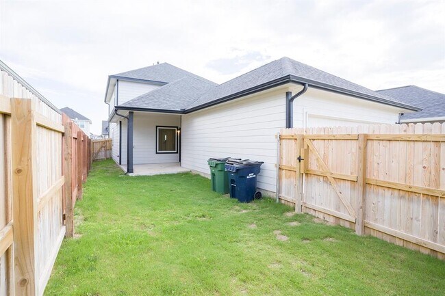 Building Photo - 318 Timber Brook Dr